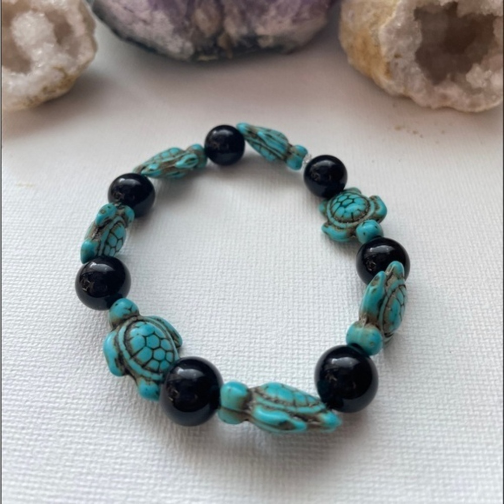 Handmade beautiful stretchy bead bracelet
